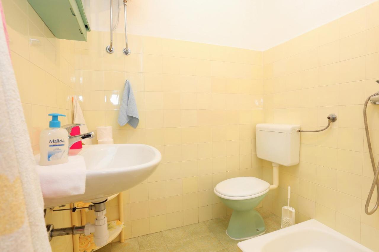 Rooms With A Parking Space Brela, Makarska - 17281 Ngoại thất bức ảnh
